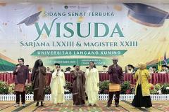 Enam Mahasiswa Internasional Tampil di Acara Wisuda Unilak, Lantunkan Lagu Lancang Kuning